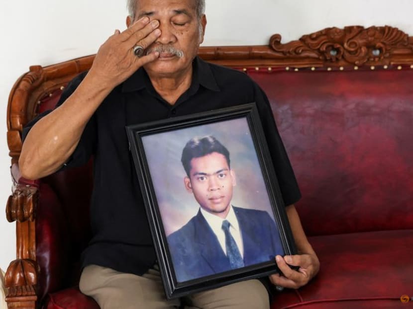 Indonesia's likely new president haunts father of missing activist Indonesia's likely new president haunts father of missing activist