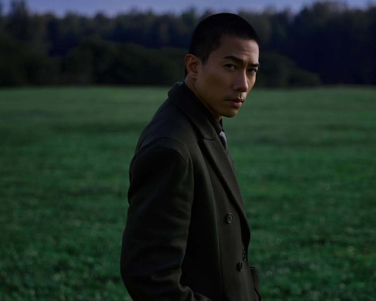 Desmond Tan celebrates Star Awards 2026 wins with instant noodles, diaper duty and champagne at home