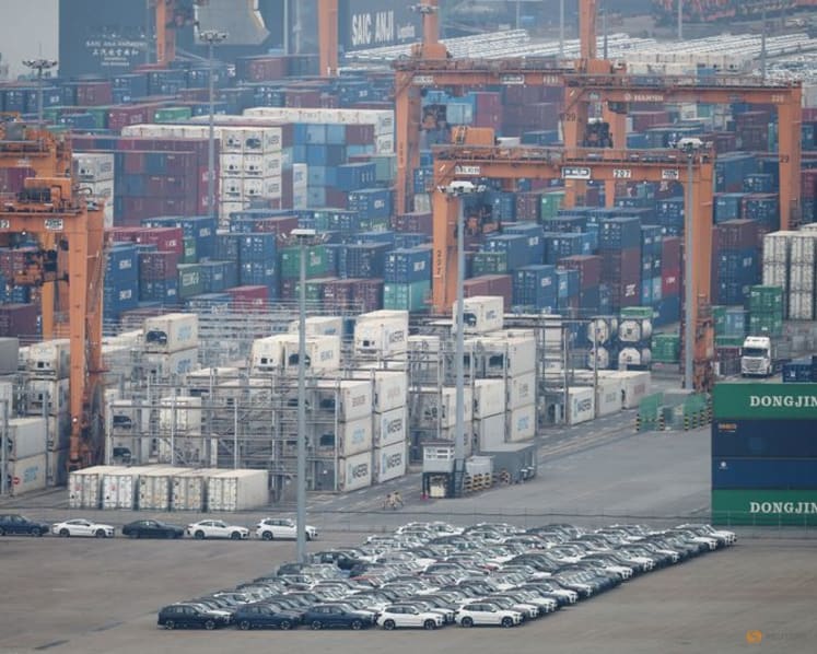 South Korea exports surpass full-year record, hit $709.4 billion YTD