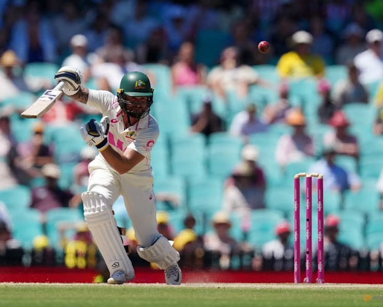 Bangladesh make bright start, Australia 74-4 at lunch in first test