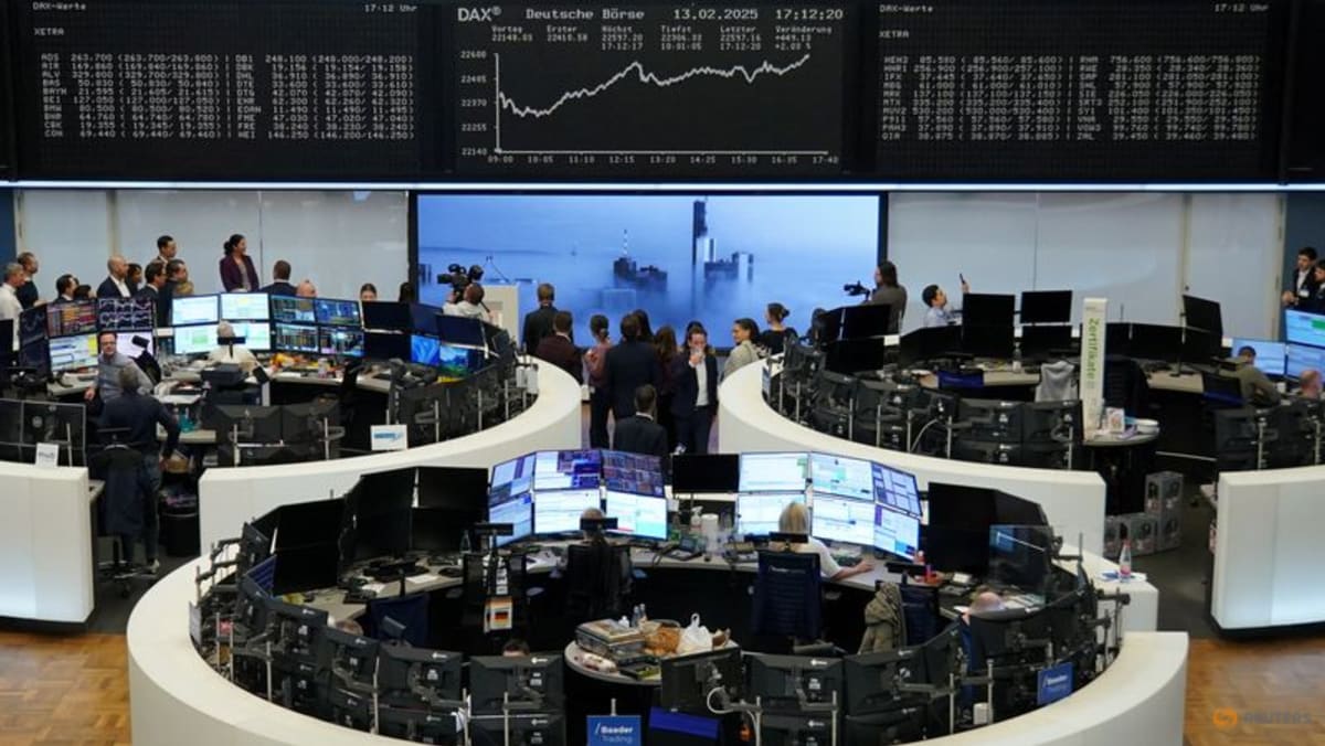European shares break record highs on Ukraine peace hopes European shares break record highs on Ukraine peace hopes