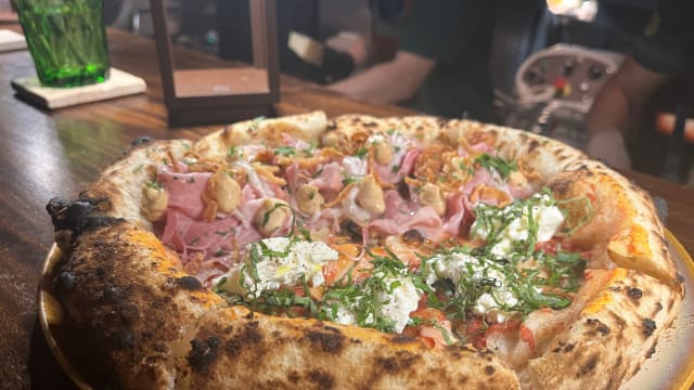 新加坡第一名Pizza　让你“意”犹未尽！  