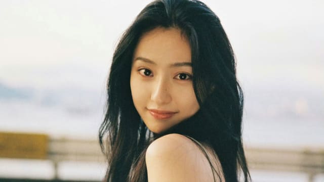 因恋爱脑毁了事业，胡连馨靠《还珠格格》短剧复出引热议！劣迹艺人转型短剧是捷径吗？