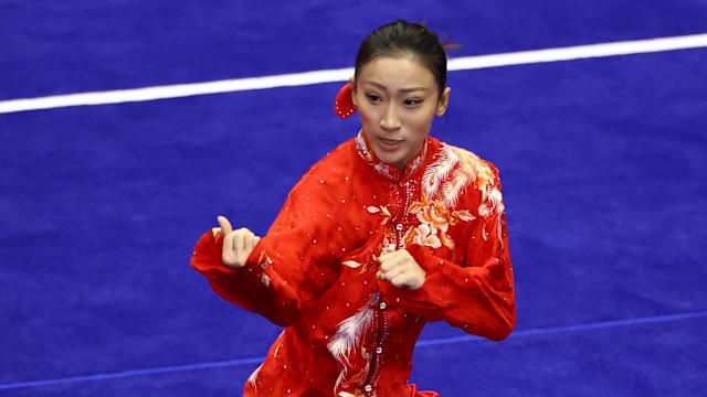 武术选手罗芝宁为我国夺下本届亚运首面奖牌