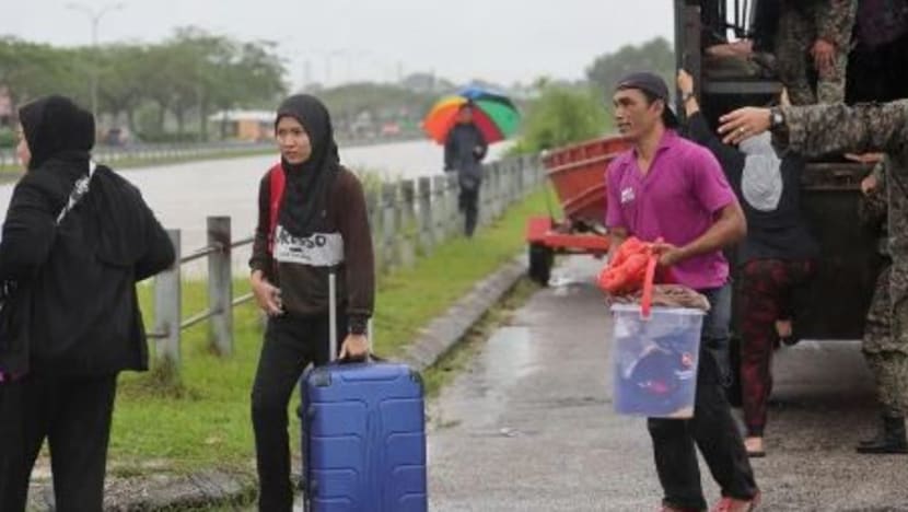 Jumlah mangsa banjir di Johor meningkat, tiga lagi pusat pemindahan sementara dibuka Jumlah mangsa banjir di Johor meningkat, tiga lagi pusat pemindahan sementara dibuka