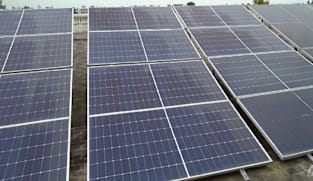 Pakistan’s solar boom cushions energy crisis amid supply disruptions and price hikes