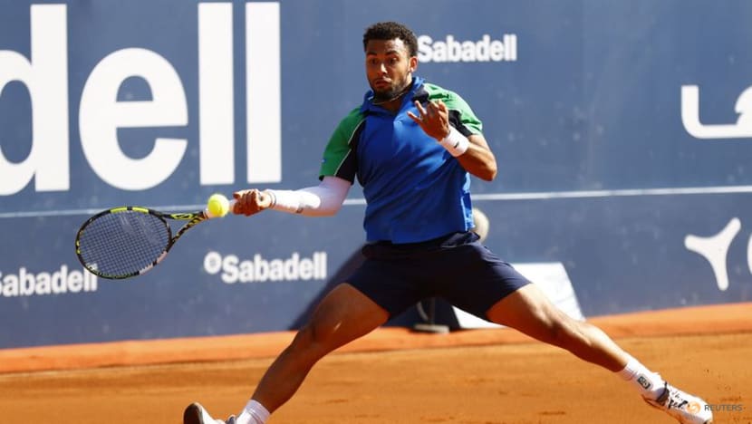 Alcaraz defeats Fils to reach third Barcelona Open final