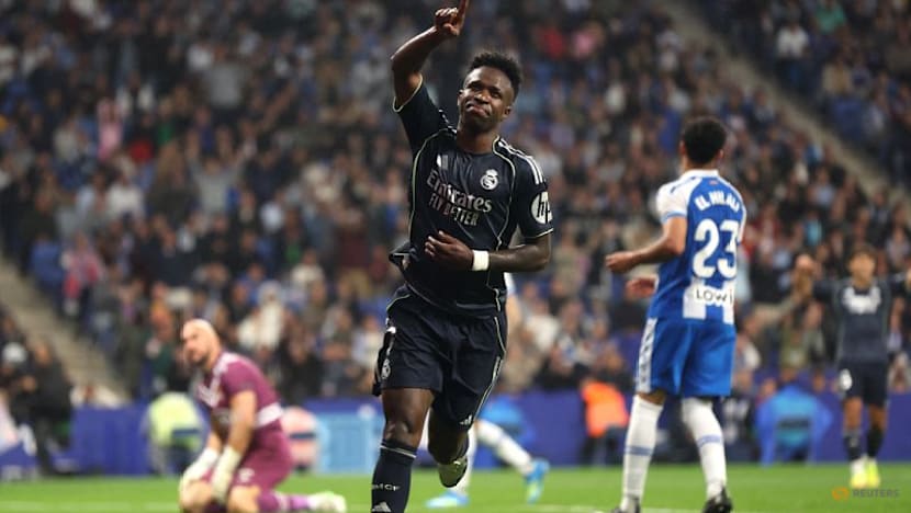 Vinicius Jr. double keeps Real Madrid's title hopes alive with 2-0 win at Espanyol — image 4