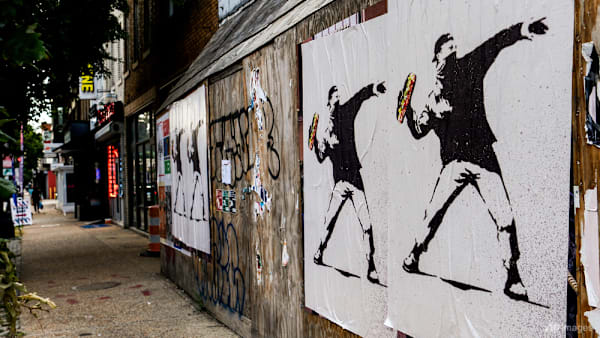 Trial starts for case against DC man who tossed sandwich at federal agent on viral video