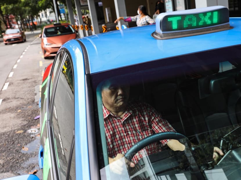 While younger taxi drivers are generally more willing to adapt to new technology such as ride-hailing applications or are willing to accept customers on multiple ride-hailing platforms, older drivers — those aged 60 and above — are generally more accustomed to “old-school” methods such as accepting flagdown rides, or bidding for jobs on their taxi terminals. While younger taxi drivers are generally more willing to adapt to new technology such as ride-hailing applications or are willing to accept customers on multiple ride-hailing platforms, older drivers — those aged 60 and above — are generally more accustomed to “old-school” methods such as accepting flagdown rides, or bidding for jobs on their taxi terminals.