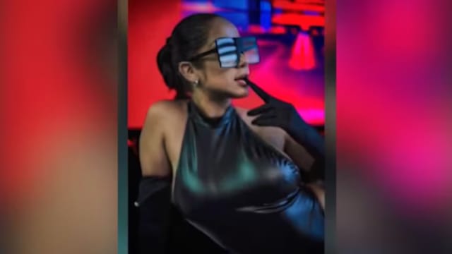 站太近快速行驶火车拍照  委国女模被卷入轨道丧命