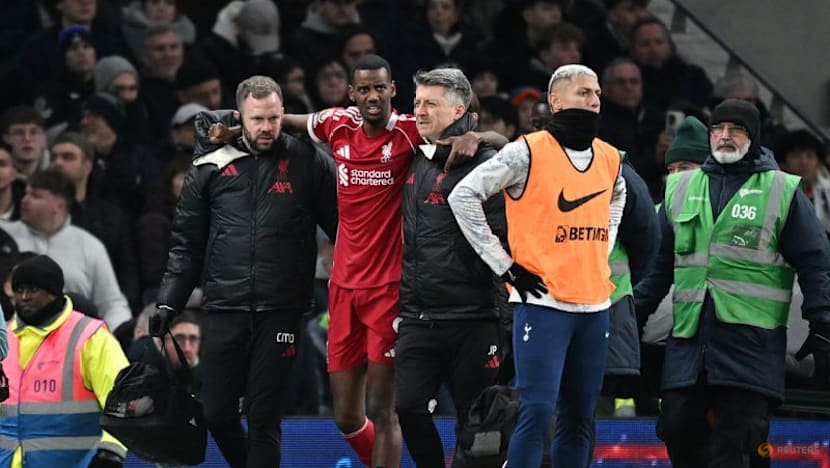 Liverpool striker Isak suffers broken leg