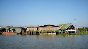 ஆற்றில் மாயமாகும் மோட்டார்சைக்கிள் திருடர்