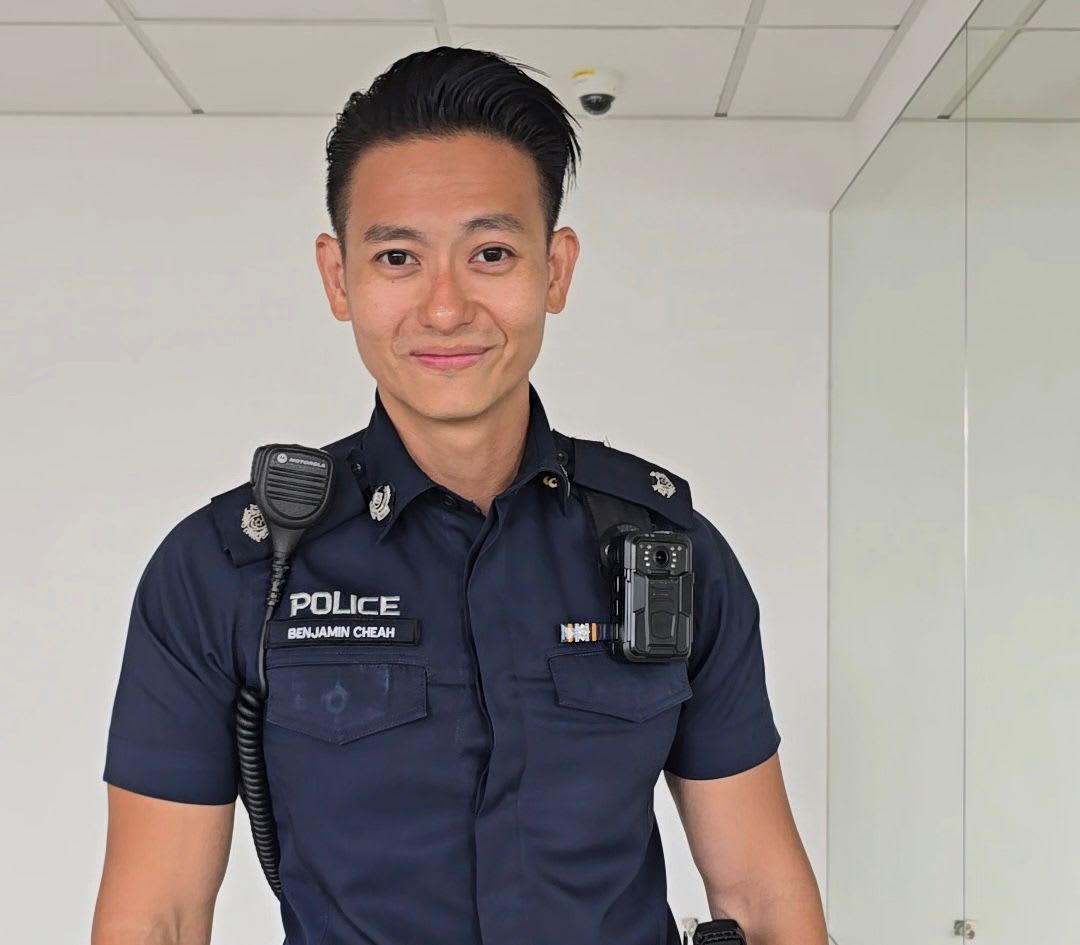 POLICE OFFICER UNIFORM w/BAGDE LA警察発行実物 防诈视频吸睛后港警队长：不介意被叫帅警官- 8world