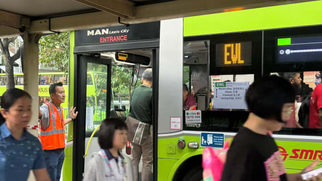 【直播】列车服务中断第三天 到裕廊东看看情况