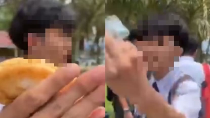 Polis M'sia sahkan 2 pelajar direman; tidak puas hati terhadap kertas peperiksaan & hina SG