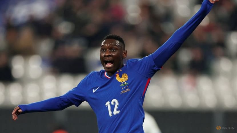 Kolo Muani available to play for Juve against Napoli, says Motta Kolo Muani available to play for Juve against Napoli, says Motta