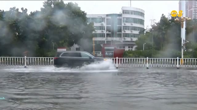 极端天气侵袭亚洲多地 中国豪雨成灾印度土崩夺命