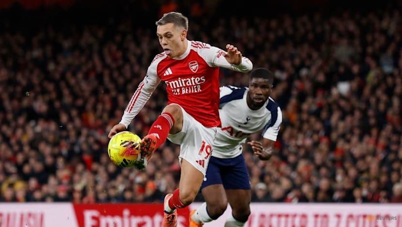 Eze's derby hat-trick sends Arsenal six points clear