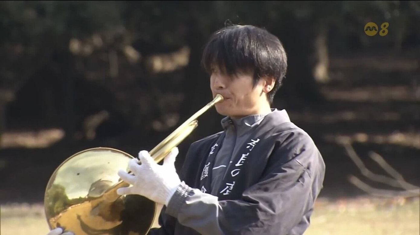 日本奈良举行独特号角活动 吹奏乐曲召来小鹿成打卡热点