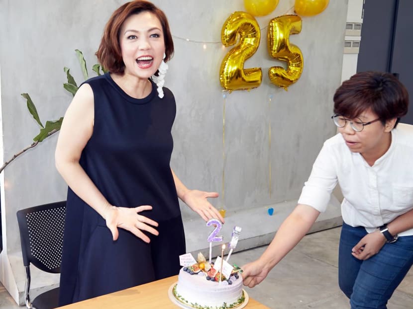 Kit Chan Says She Is “Ready To Date” Now And Tells Us Whether She, JJ & Stef Have A WhatsApp Group Chat Kit Chan Says She Is “Ready To Date” Now And Tells Us Whether She, JJ & Stef Have A WhatsApp Group Chat