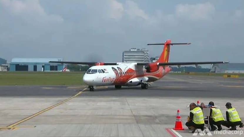 Pesawat Firefly batalkan pendaratan di Seletar akibat cuaca buruk Pesawat Firefly batalkan pendaratan di Seletar akibat cuaca buruk