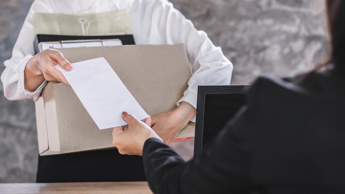 Company fired woman during probation but fails to prove poor performance, to pay her S,000 for wrongful dismissal