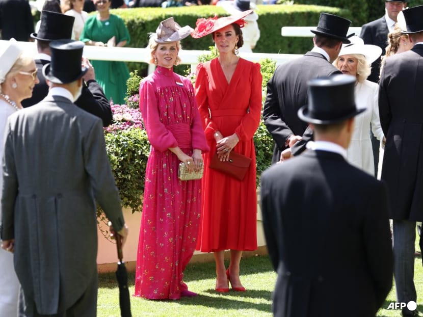 Clutch bags are terrible ‒ why do we carry them?