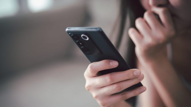 每天打上百通无声电话给妻子 日男：我爱我老婆 