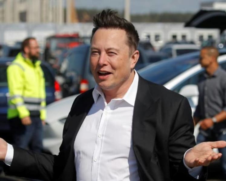 Commentary: Maybe Elon Musk should stop tweeting about Tesla