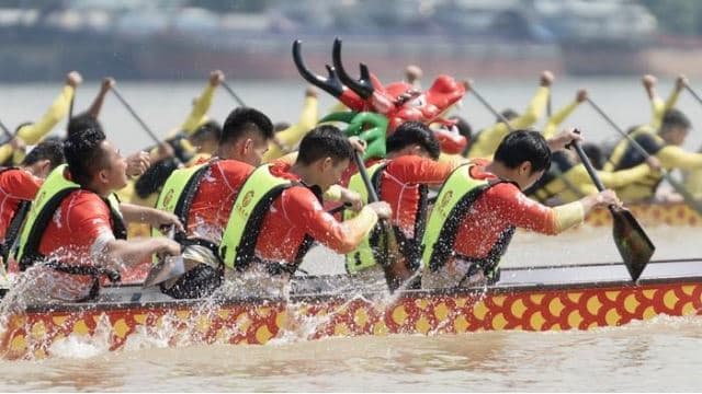 中国龙舟活动意外频传 翻船事故造成四人死