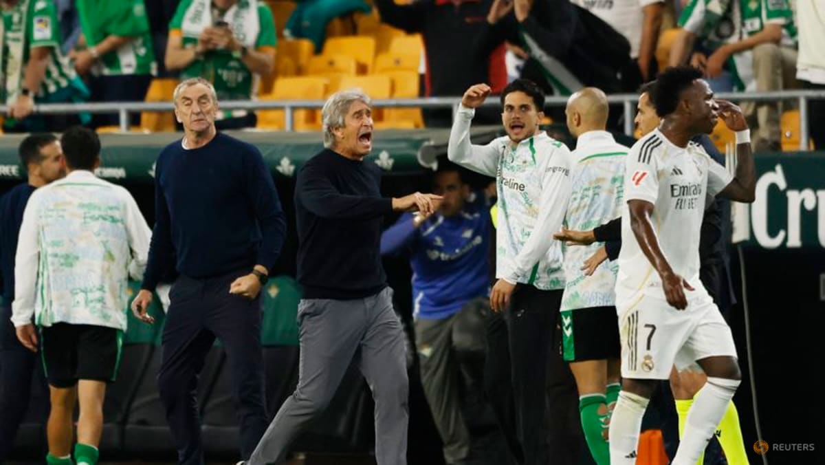 Bellerin's stoppage-time strike dents Real Madrid's fading title bid