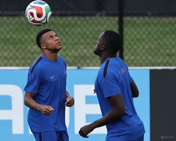 France will not give up on attacking philosophy, says Deschamps