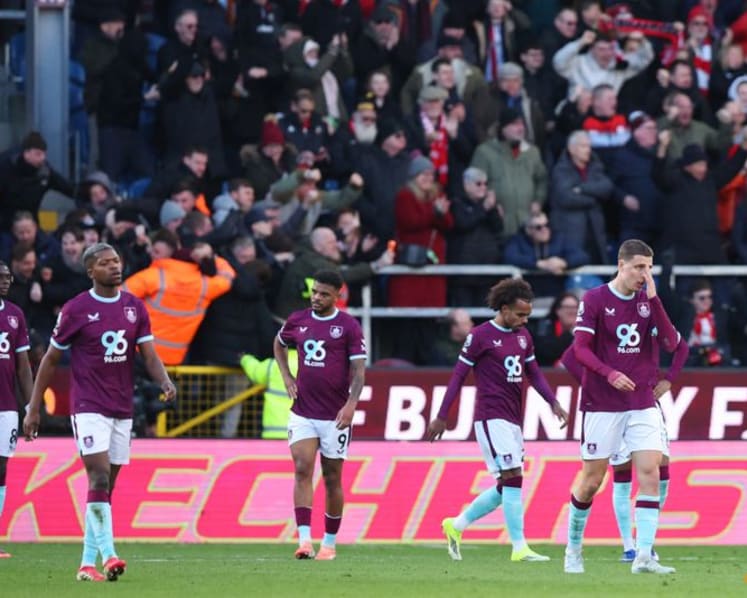Parker proud in defeat after Burnley's fightback ends in 4-3 loss to Brentford