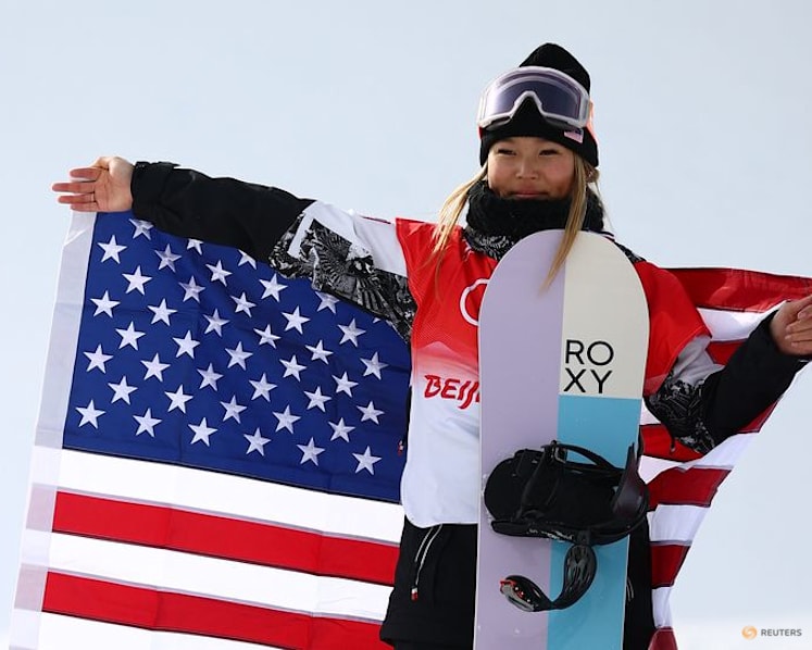 American snowboarder Kim dislocates shoulder ahead of Olympics