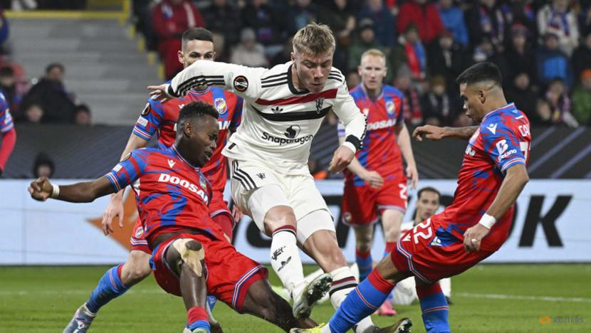 Hojlund double earns Manchester United 2-1 win at Viktoria Plzen Hojlund double earns Manchester United 2-1 win at Viktoria Plzen