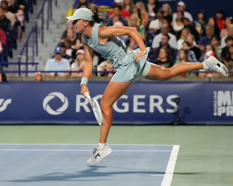 Swiatek reaches her first final of season at Canadian Open