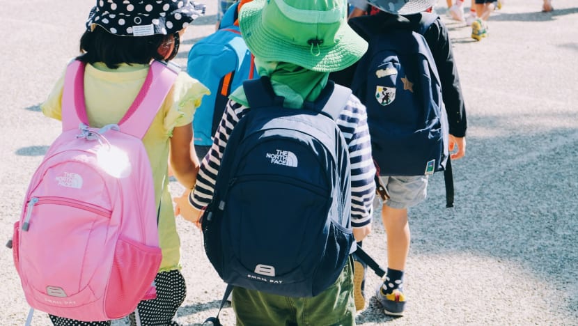 Ingin beli beg sekolah baru untuk si cilik? Ini antara tip yang boleh dijadikan sebagai panduan semasa membuat pilihan Ingin beli beg sekolah baru untuk si cilik? Ini antara tip yang boleh dijadikan sebagai panduan semasa membuat pilihan