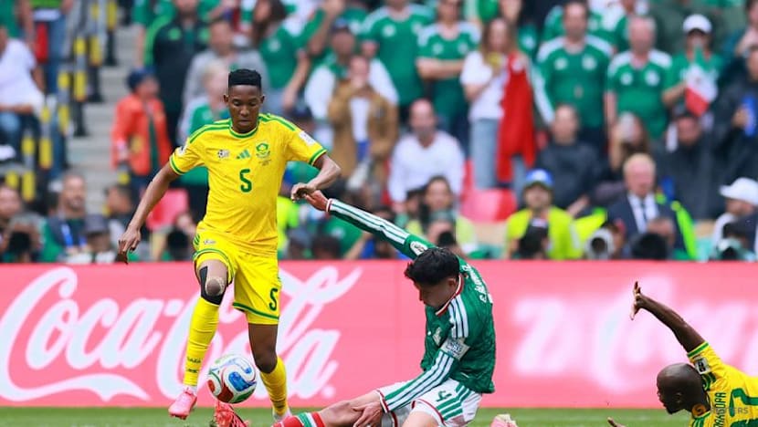 Czechs make five changes, South Africa ditch defensive formation