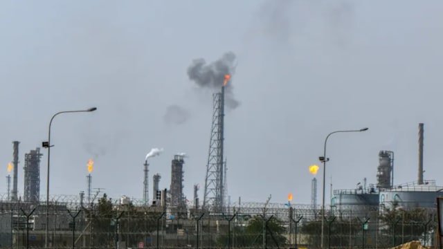 科威特炼油厂再遭无人机袭击引发大火