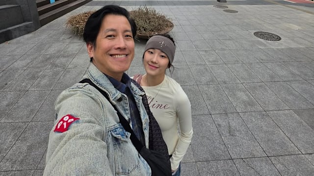 王智国陪17岁爱女赴韩追K-pop梦想，骄傲藏不住！