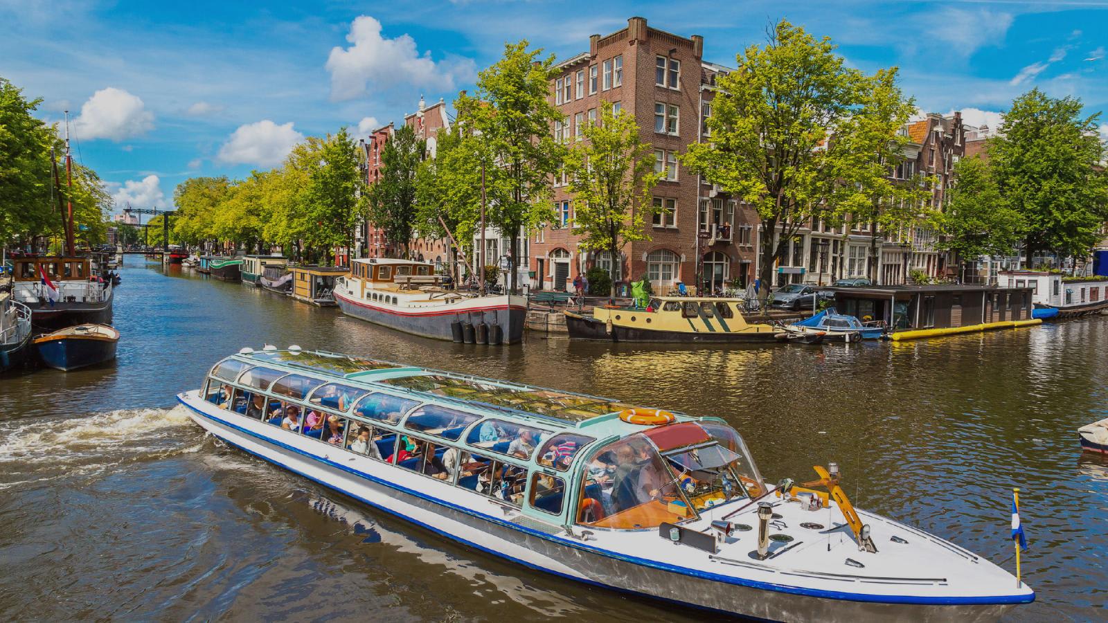The continent’s diverse landscape means that careful planning around its seasonal changes can bring extra perks.