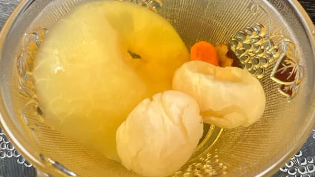 食谱：苹果红枣桂圆枸杞子水