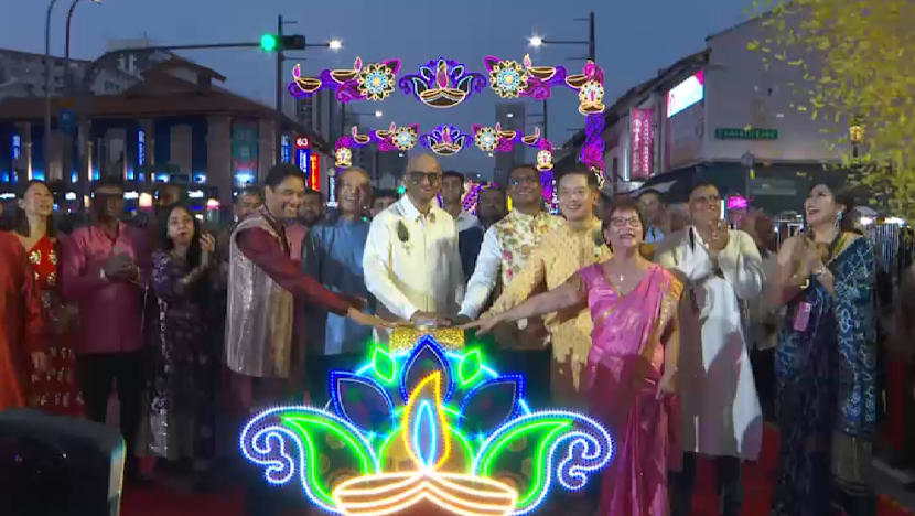 Penyalaan lampu hiasan di Little India berlangsung hingga 9 November