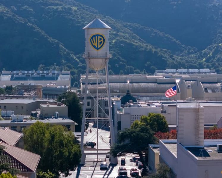 Warner Bros reopens door to Paramount, putting Netflix deal in doubt