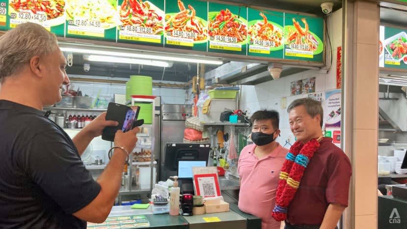 Presidential hopeful Tan Kin Lian submits election deposit, says 'no doubt' he will keep it this time
