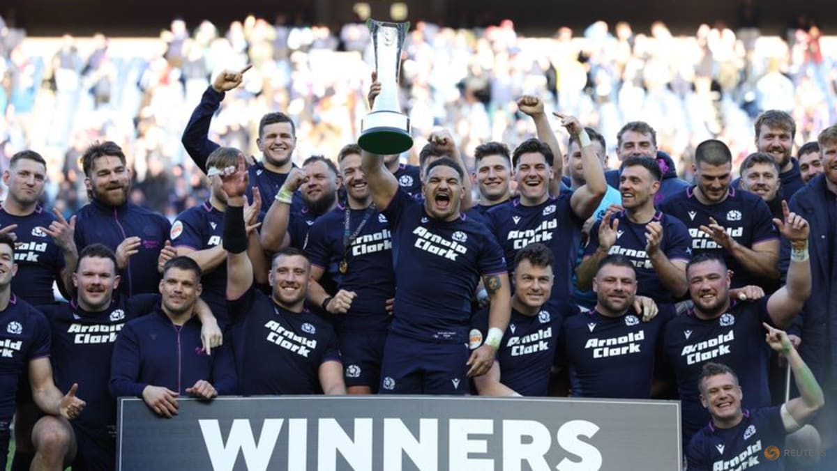 Scotland beat France 50-40 to keep Six Nations title race open
