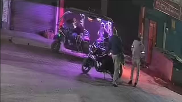 印度警察深夜“抛尸” 竟是为了逃避工作