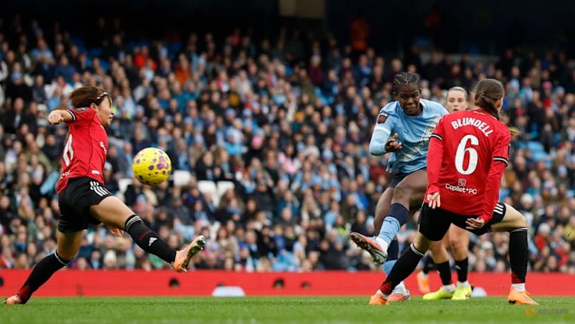 Man City beat Man United to go four points clear in WSL