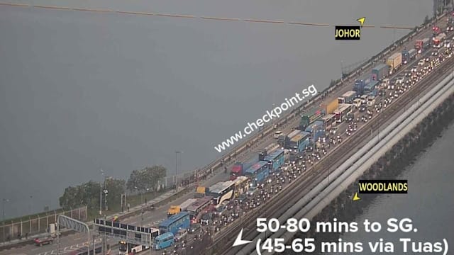 兀兰关卡早上入境交通拥堵 通关时间约1个多小时